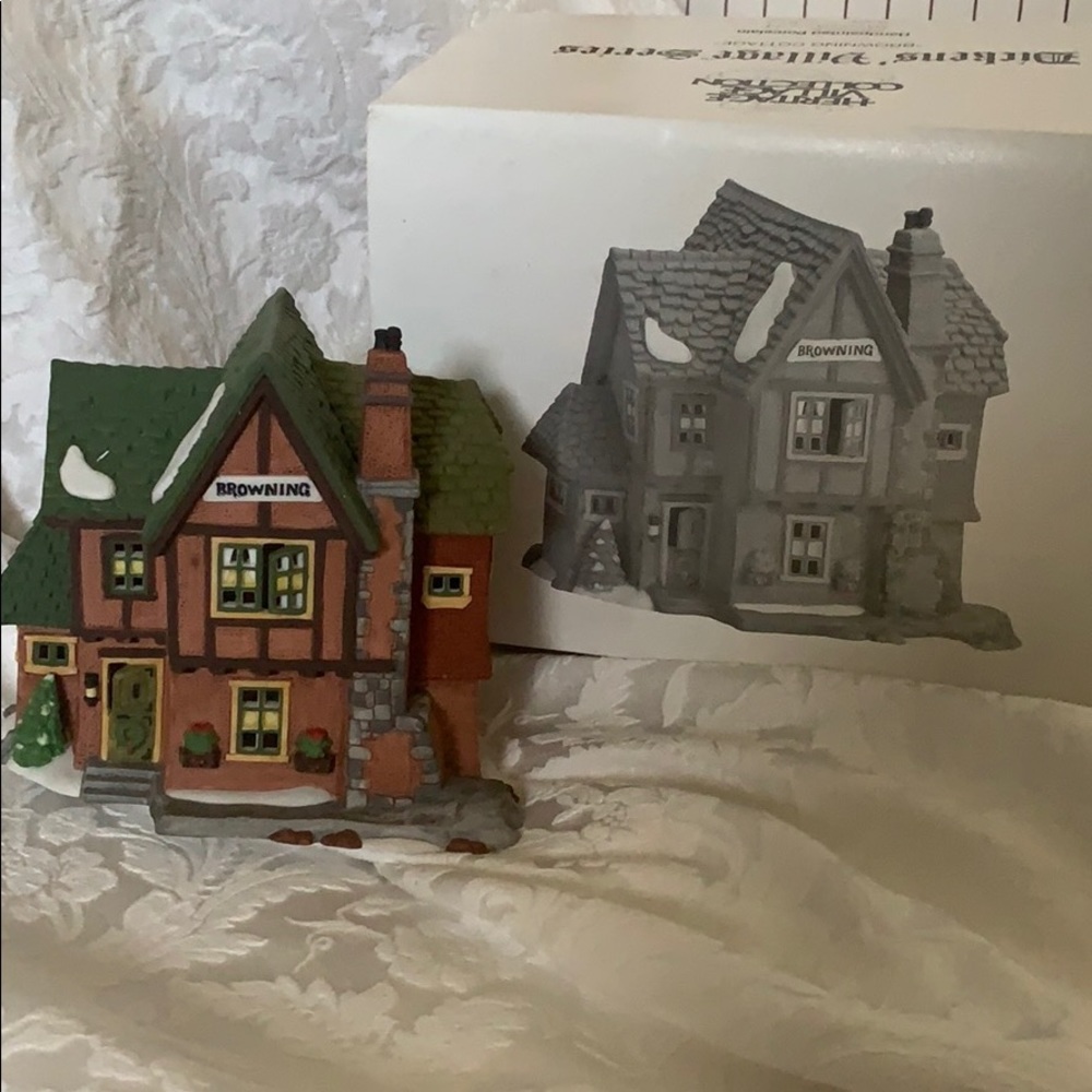 Department 56 Dickens Village Browning Cottage
